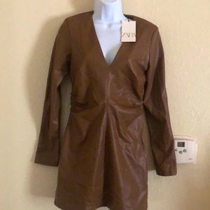 zara new dress faux leather size medium to short if your curvy😉